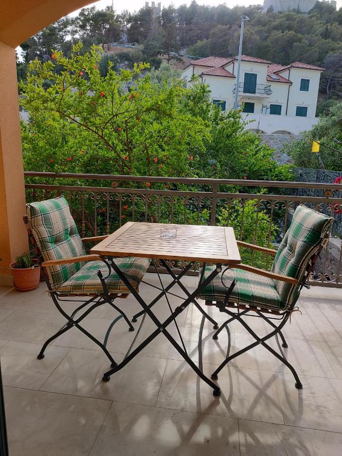 Udobna Soba Za Dvoje Hvar Town Exterior foto