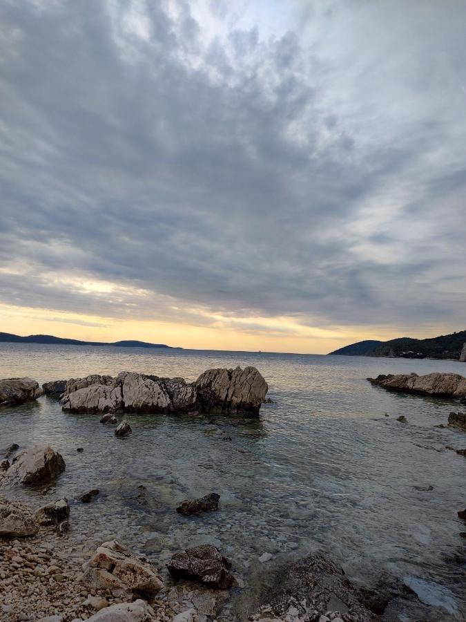 Udobna Soba Za Dvoje Hvar Town Exterior foto